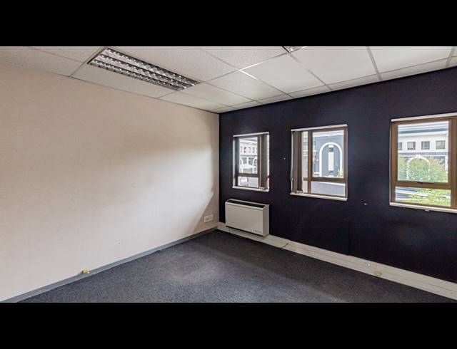 640M² OFFICE TO LET IN HYDE PARK